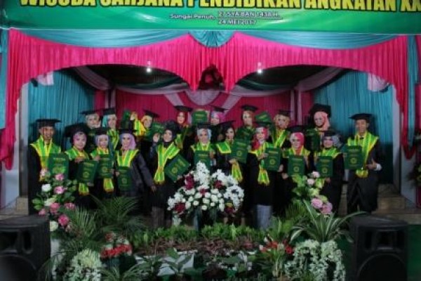 Pelaksanaan Wisuda XX STKIP Muhammadiyah Sungaipenguh Tahun Akademik 2016/2017